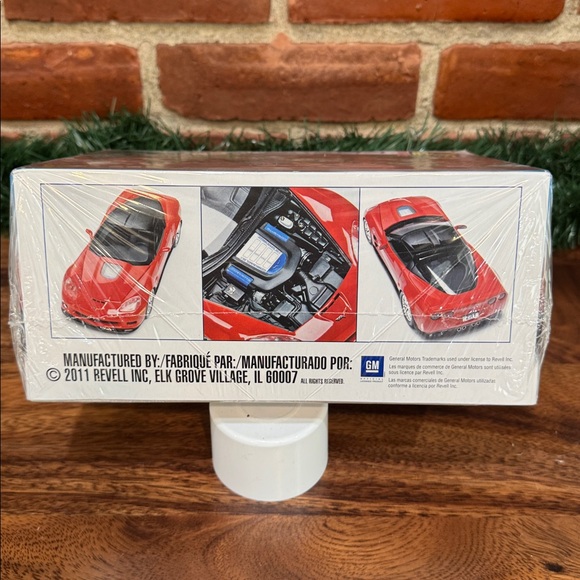 Red Corvette ZR1 Plastic Kit - Picture 2 of 4